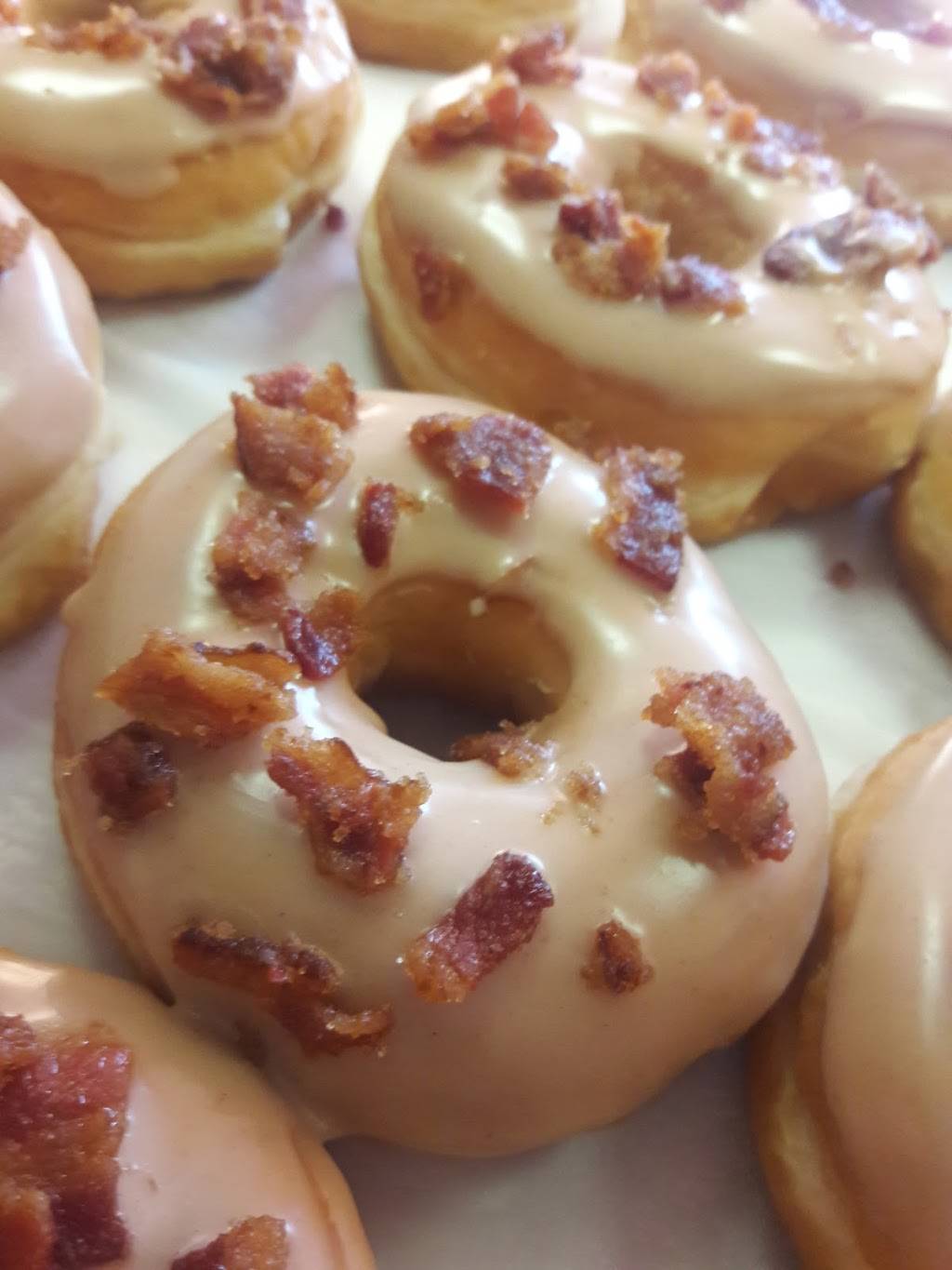 Nuts 4 Donuts | bakery | 19630 S Tamiami Trail, Fort Myers, FL 33908, USA | 2394320083 OR +1 239-432-0083