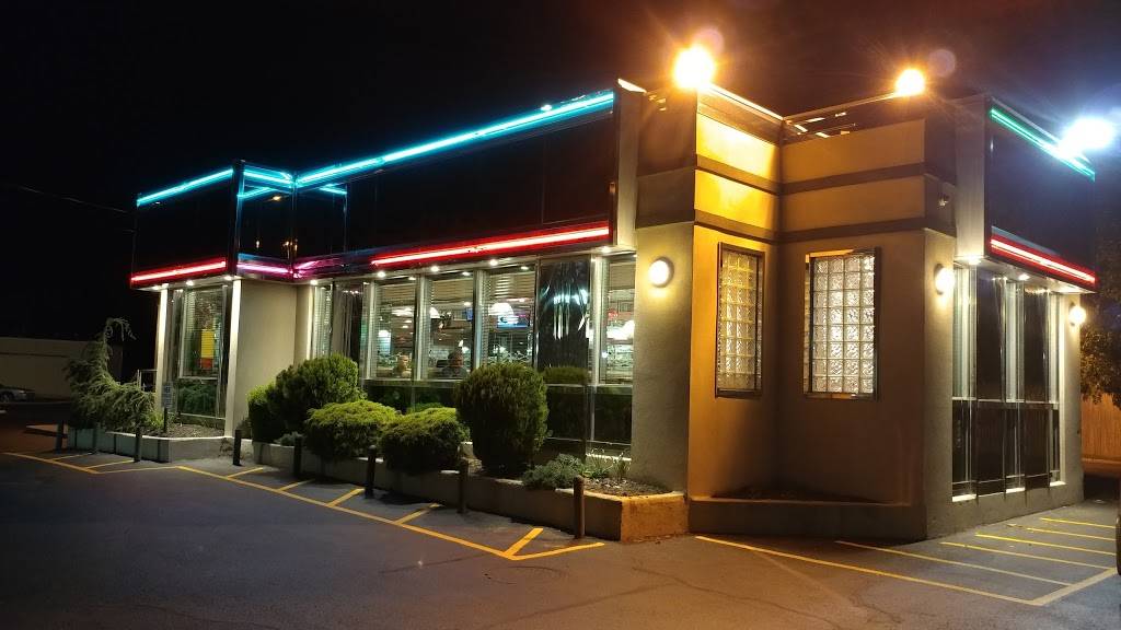 Holbrook Diner | restaurant | 980 Main St, Holbrook, NY 11741, USA | 6314717744 OR +1 631-471-7744