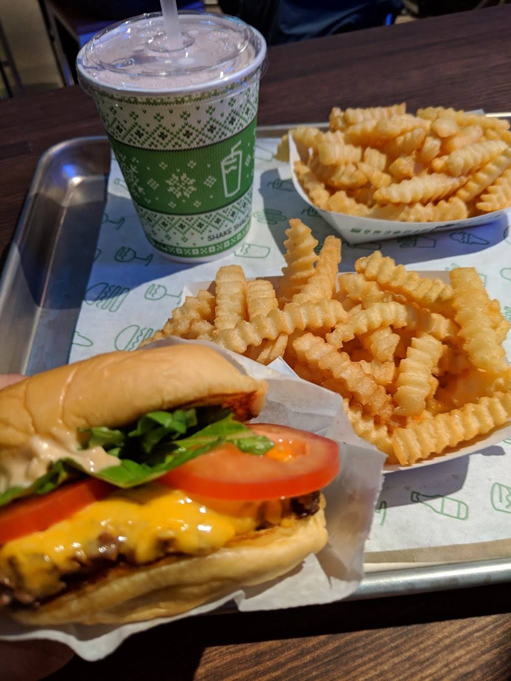 Shake Shack | restaurant | 3519 N Clark St Ste C105, Chicago, IL 60613, USA | 3127665882 OR +1 312-766-5882