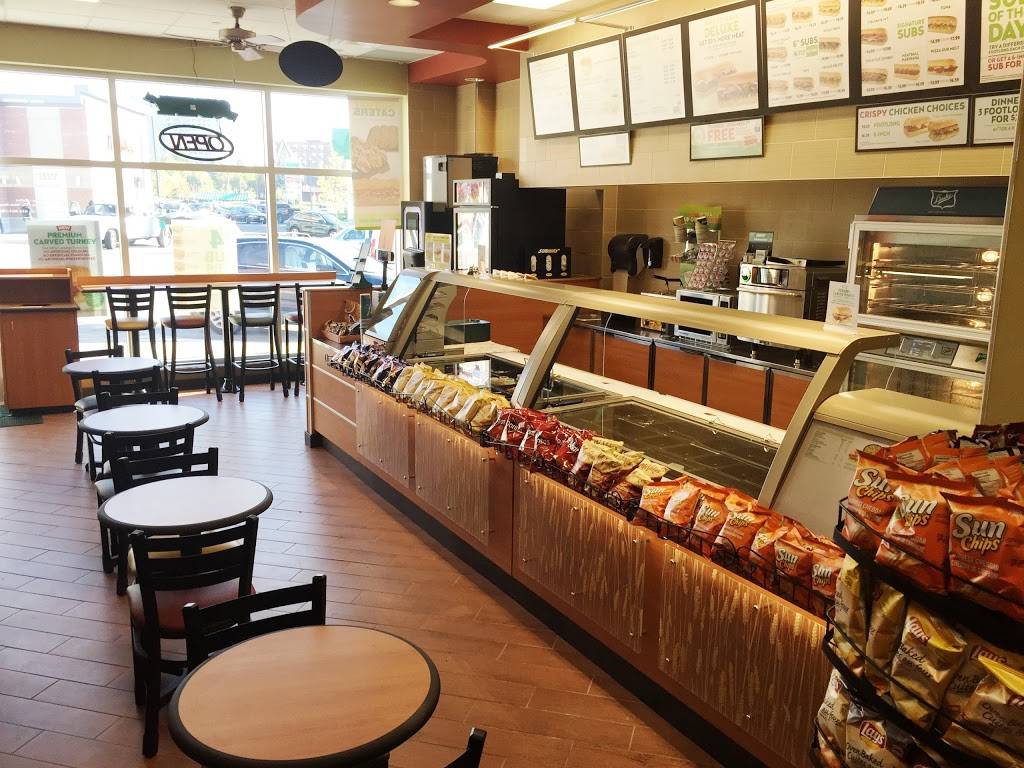 Subway | restaurant | 1265 York Mills Rd F1-2, North York, ON M3A 1Z5, Canada | 4169017827 OR +1 416-901-7827