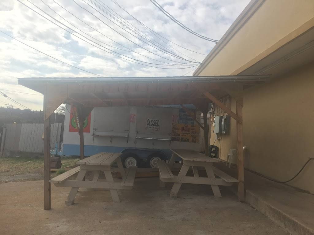 Taqueria Dos Compadres | restaurant | 2400 Burleson Rd, Austin, TX 78741, USA | 5127169228 OR +1 512-716-9228
