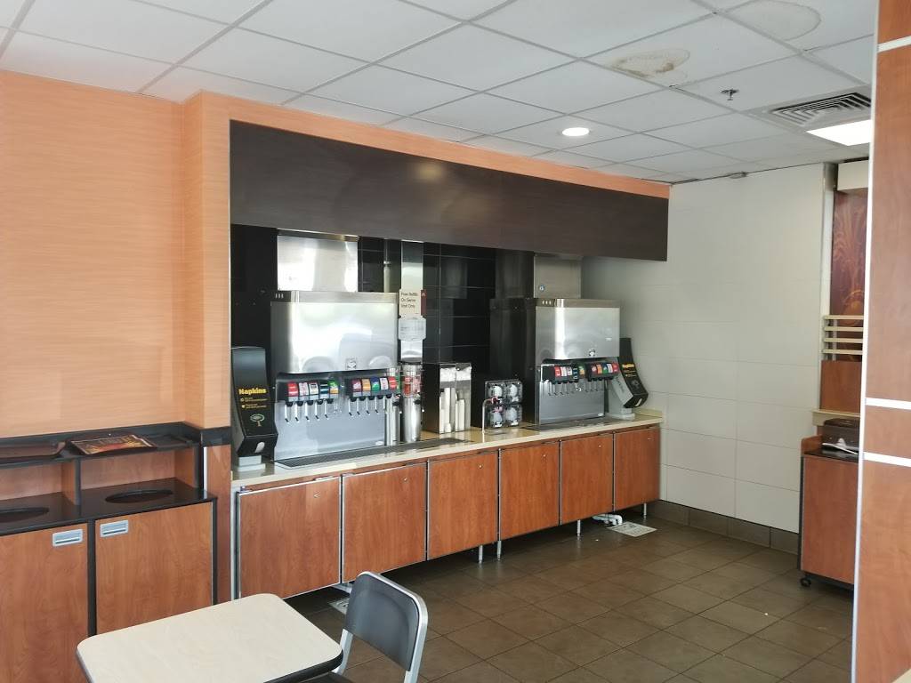 McDonalds | cafe | 8390 Arroyo Cir, Gilroy, CA 95020, USA | 4088475446 OR +1 408-847-5446
