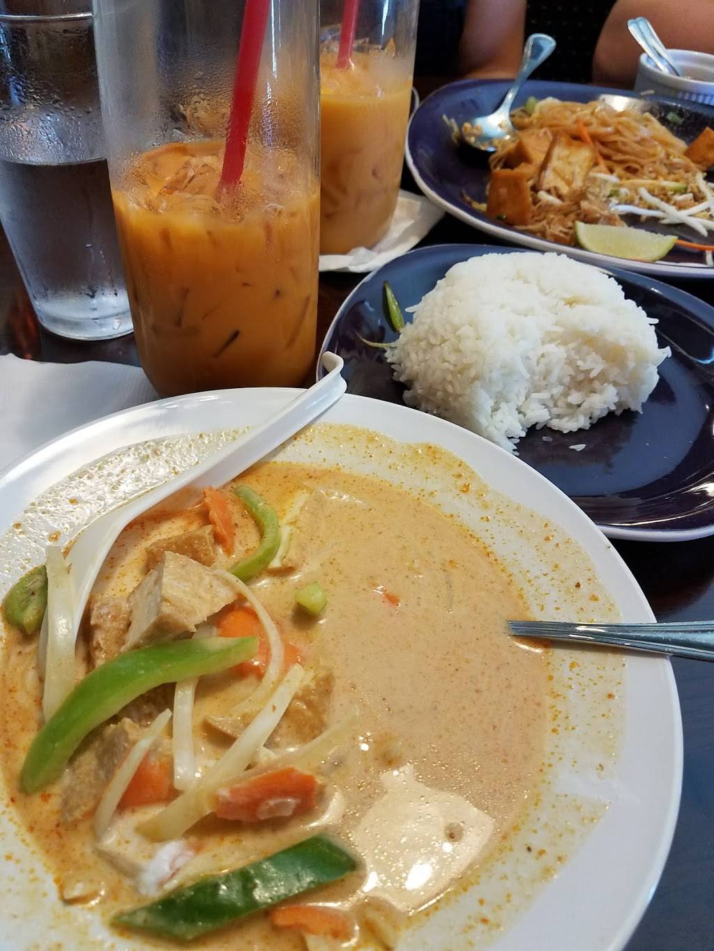 Bua Thai Fusion | restaurant | 8011 20th St SE, Lake Stevens, WA 98258, USA | 4253743889 OR +1 425-374-3889