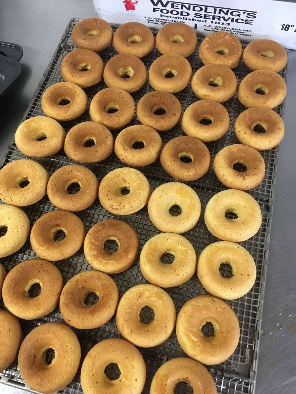 Mountain Roots Market | restaurant | 428 W 2nd St, Weston, WV 26452, USA | 3042693336 OR +1 304-269-3336