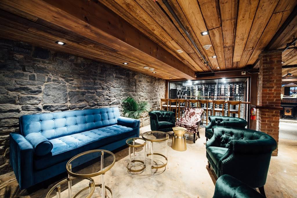 The Preston House & Hotel [Restaurant] | restaurant | 428 East W Main St, Riverhead, NY 11901, USA | 6317751550 OR +1 631-775-1550