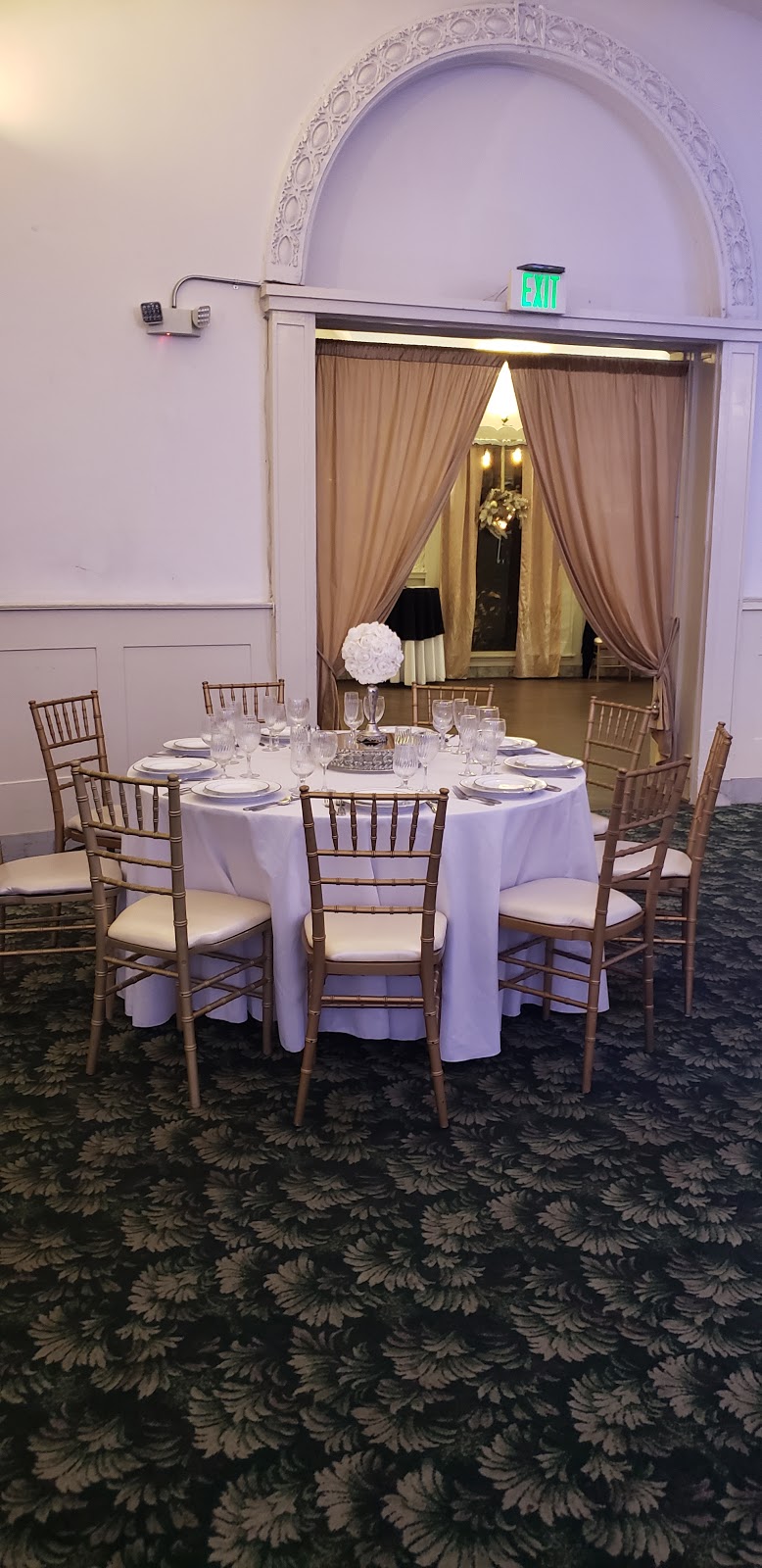 The Romanesque Room | restaurant | 50 E Green St #105, Pasadena, CA 91105, USA | 6267924444 OR +1 626-792-4444