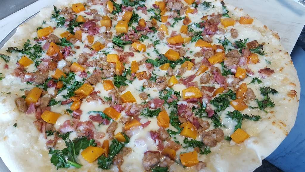 PELINTI PIZZA | restaurant | 2910 Cascade Ave #102, Hood River, OR 97031, USA | 5417083055 OR +1 541-708-3055