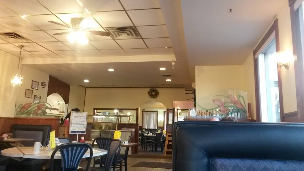 Lake Mills Family Restaurant | restaurant | 962 Mulberry St, Lake Mills, WI 53551, USA | 9206485414 OR +1 920-648-5414