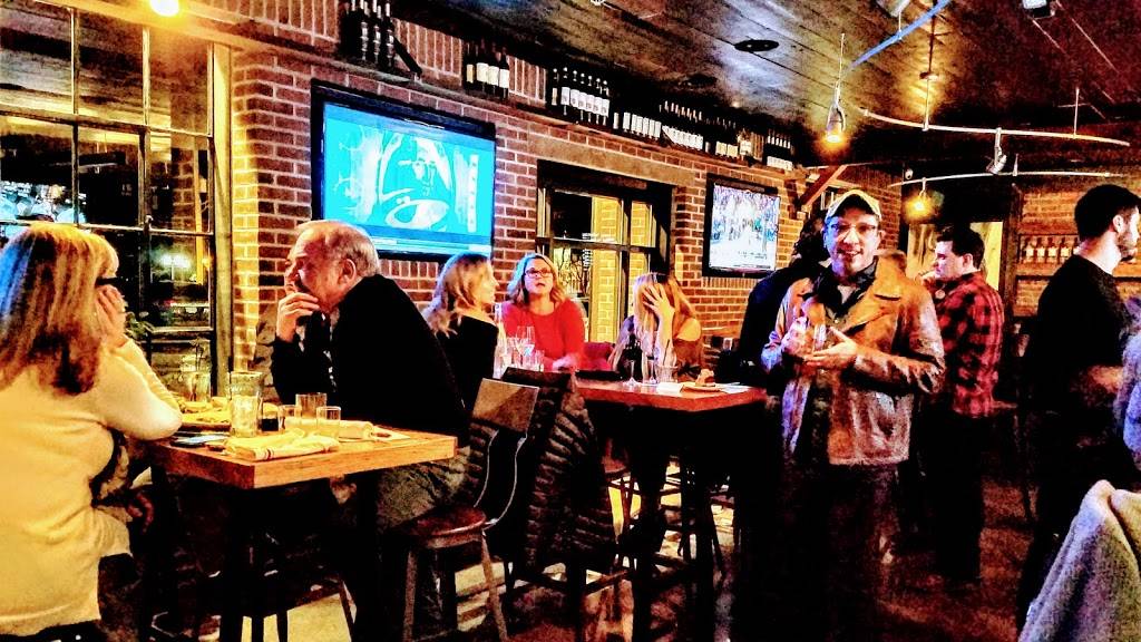 Side Bar East Lansing | restaurant | 246 E Saginaw St, East Lansing, MI 48823, USA | 5172202131 OR +1 517-220-2131