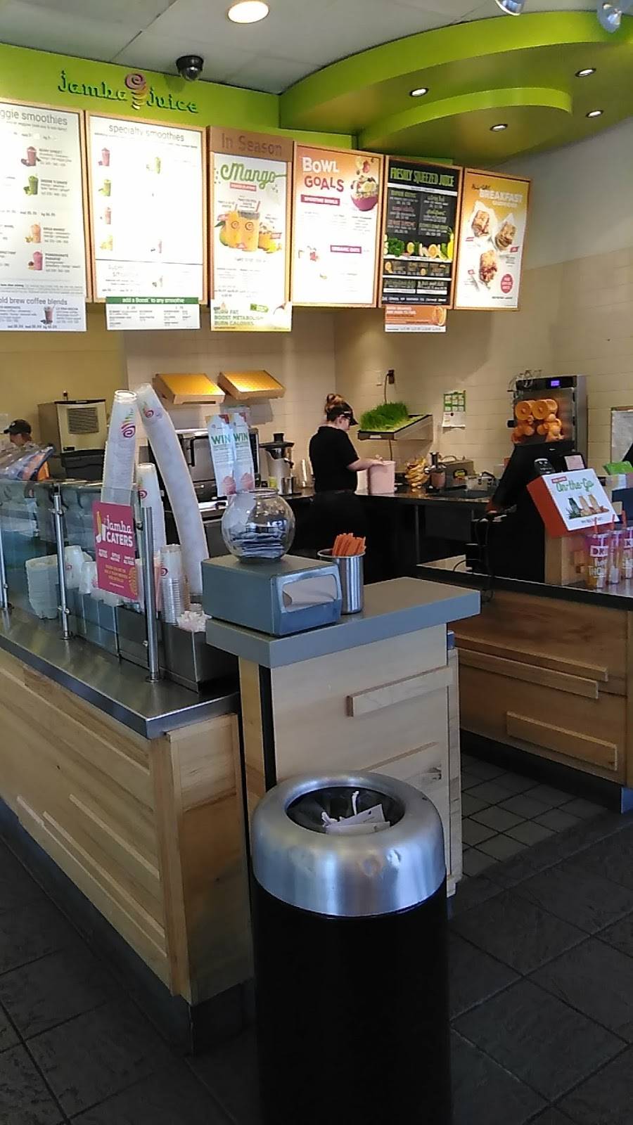 Jamba Juice Solana Beach Towne Centre | restaurant | 689 Lomas Santa Fe Dr ste d, Solana Beach, CA 92075, USA | 8587552056 OR +1 858-755-2056