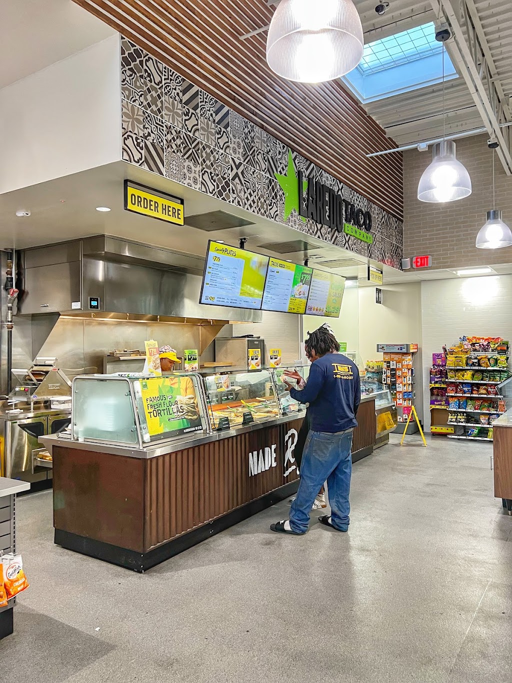 Laredo Taco Company | restaurant | 800 Stirling Rd, Dania Beach, FL 33004, USA | 4099270338 OR +1 409-927-0338