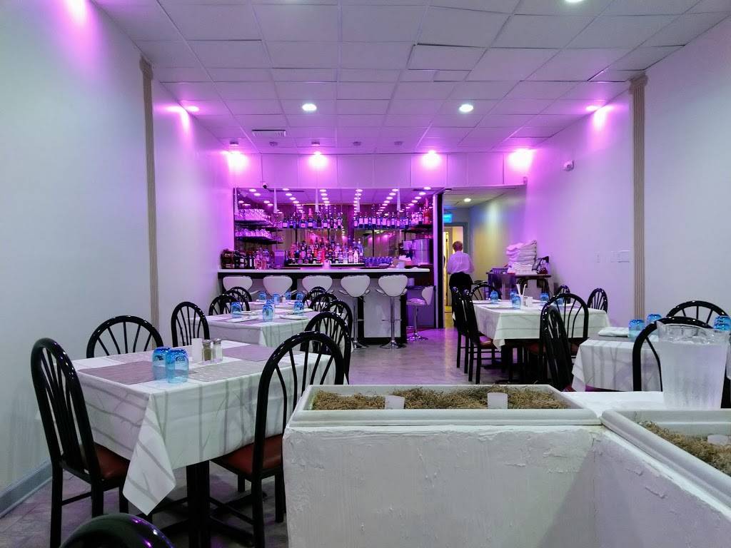 Vinny’s Greek and Indian Grill | restaurant | 110 Southside Square, Huntsville, AL 35801, USA | 2565345553 OR +1 256-534-5553