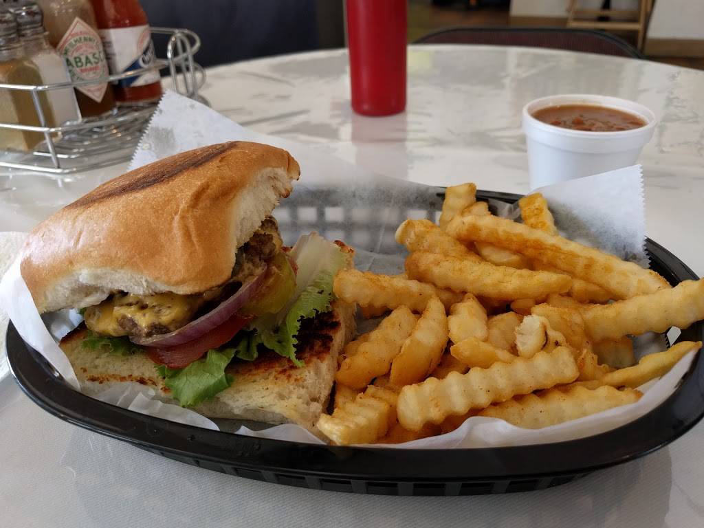 Marks Outing | restaurant | 1624 E Commerce St, San Antonio, TX 78205, USA | 2102998110 OR +1 210-299-8110