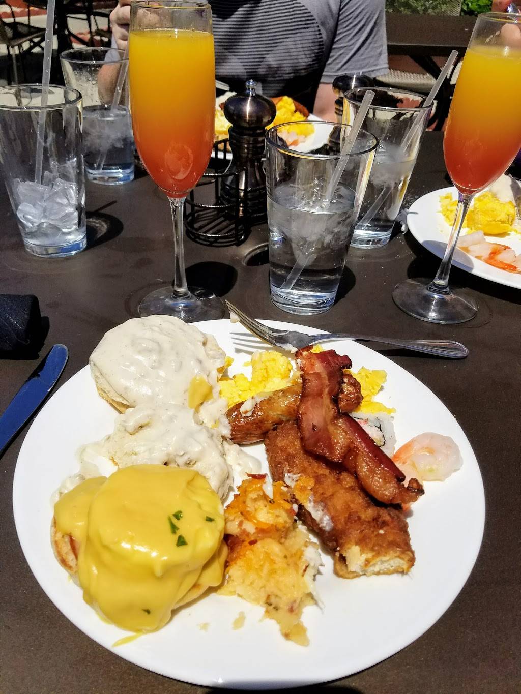 Hy-Vee Market Grille | restaurant | 1403 N Veterans Pkwy, Bloomington, IL 61704, USA | 3096633062 OR +1 309-663-3062