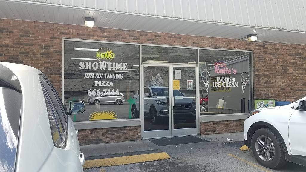Showtime Pizza And Tanning | restaurant | 860 KY-15, Jackson, KY 41339, USA | 6066667444 OR +1 606-666-7444