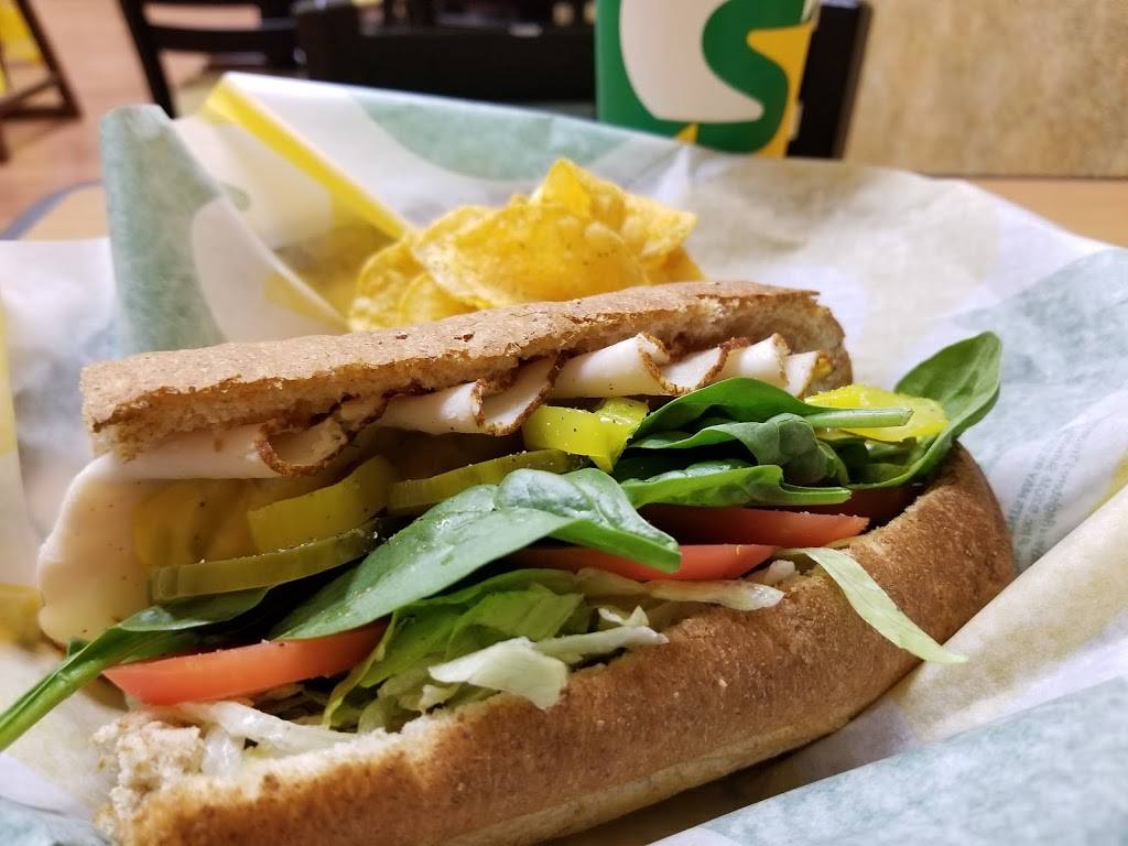 Subway | meal takeaway | 8000 Academy Rd NE, Albuquerque, NM 87111, USA | 5058220074 OR +1 505-822-0074