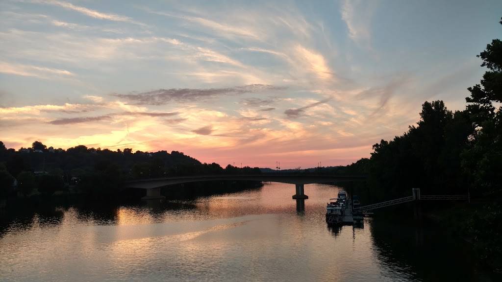 The Marietta Harbor | restaurant | 1 W Butler St, Marietta, OH 45750, USA | 7403717600 OR +1 740-371-7600