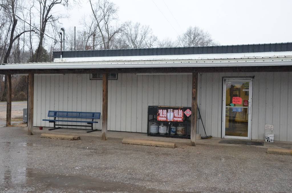 Halfway Market | restaurant | 11840 Hwy 641 S, Springville, TN 38256, USA | 7316442791 OR +1 731-644-2791