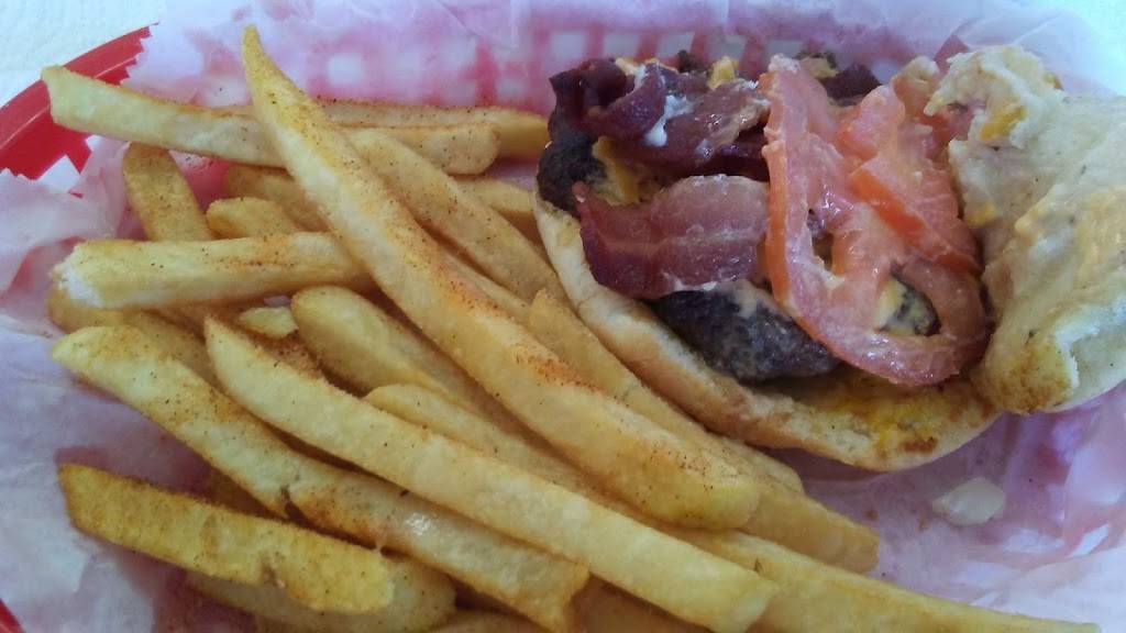 Gilmores Burger | restaurant | 5039 Reed Rd, Houston, TX 77033, USA | 7132640701 OR +1 713-264-0701