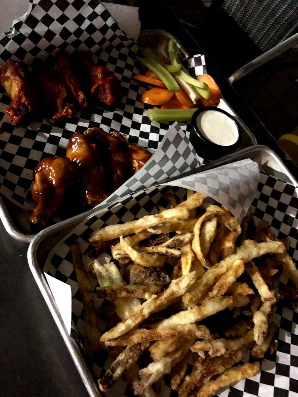 Wakefield Crowbar | restaurant | 954 Wakefield Dr, Houston, TX 77018, USA | 7136868388 OR +1 713-686-8388