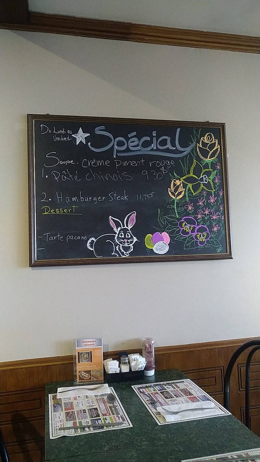 Restaurant Ste-Anne | restaurant | 125 Rue Principale O, Sainte-Anne-de-la-Rochelle, QC J0E 2B0, Canada | 4505395965 OR +1 450-539-5965