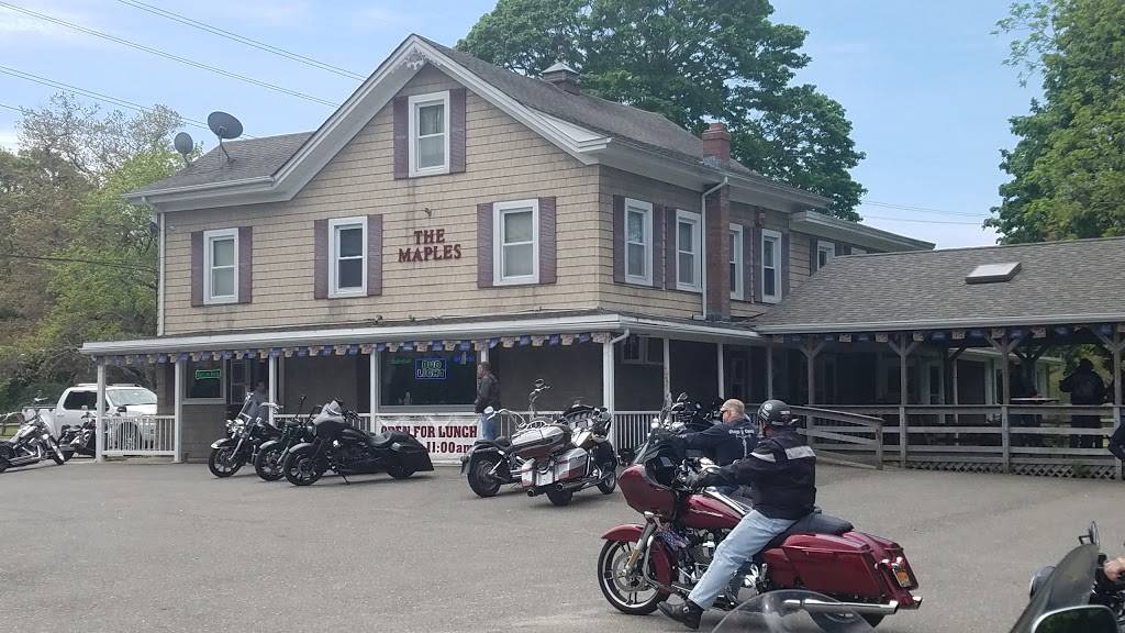 Maples | restaurant | 10 Ryerson Ave, Manorville, NY 11949, USA | 6317279884 OR +1 631-727-9884
