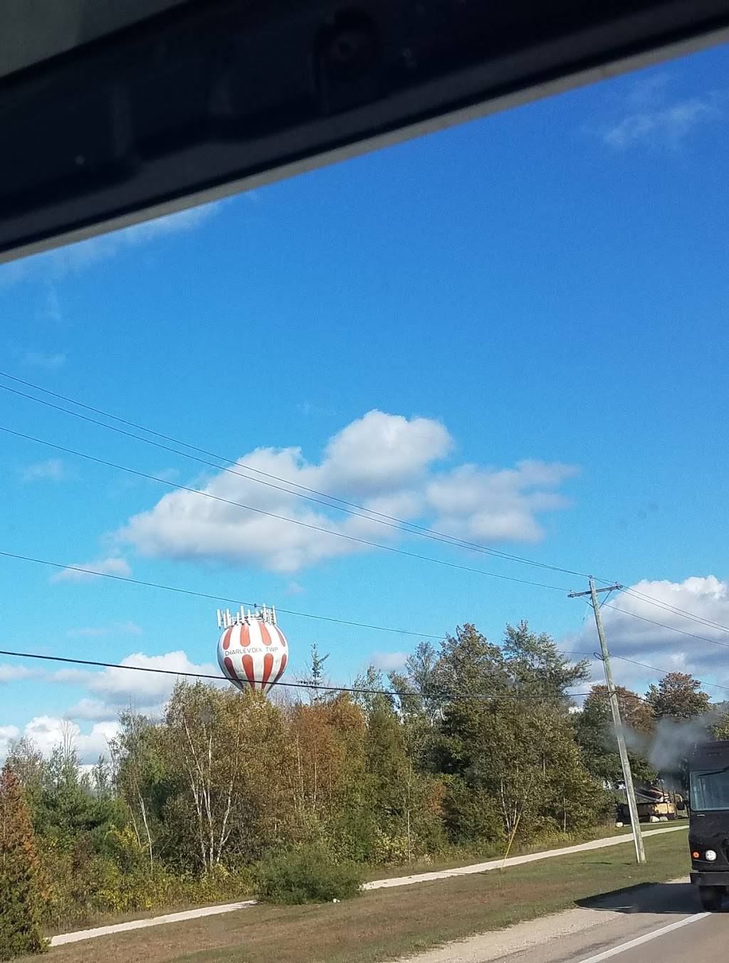 Subway | restaurant | 1600 Anderson Rd, Petoskey, MI 49770, USA | 2313489040 OR +1 231-348-9040