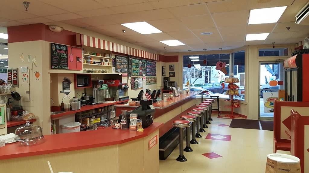 Damariscotta River Grill | restaurant | 155 Main St, Damariscotta, ME 04543, USA | 2075632992 OR +1 207-563-2992