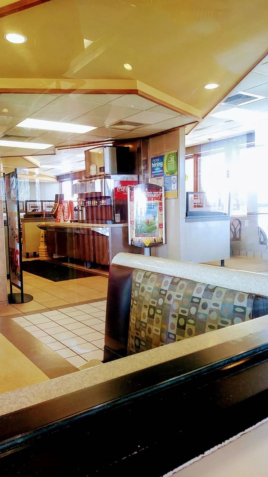 McDonalds | cafe | 5002 Welcome Way, Davenport, IA 52806, USA | 5633863836 OR +1 563-386-3836
