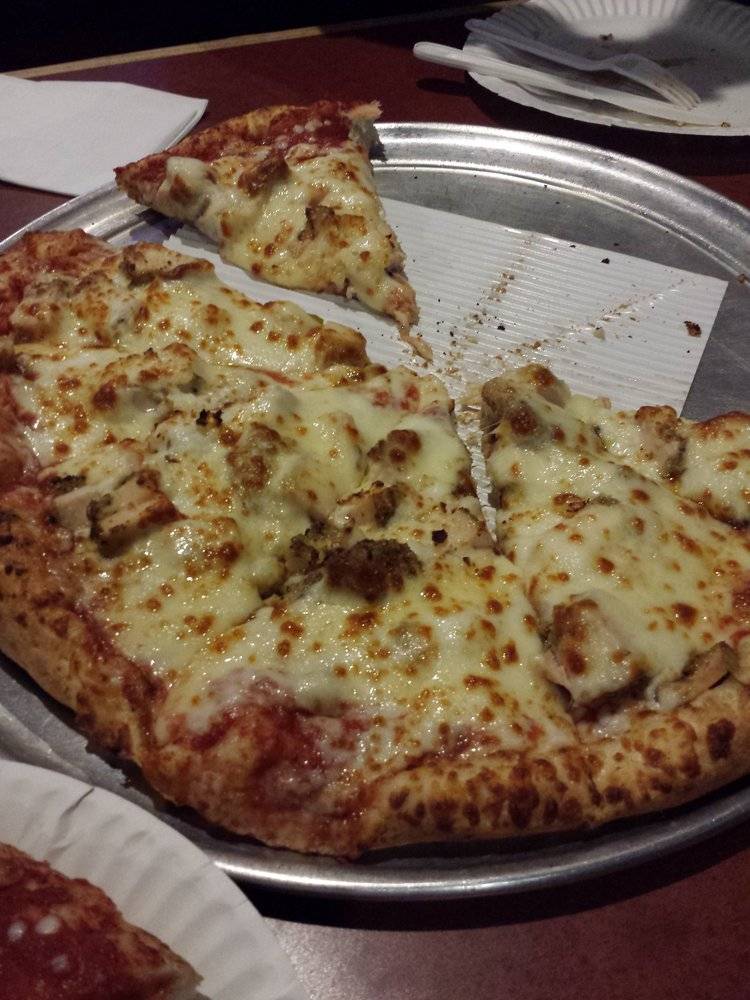 Lamppost Pizza | restaurant | 2955 Rolling Hills Rd, Torrance, CA 90505, USA | 3103254864 OR +1 310-325-4864