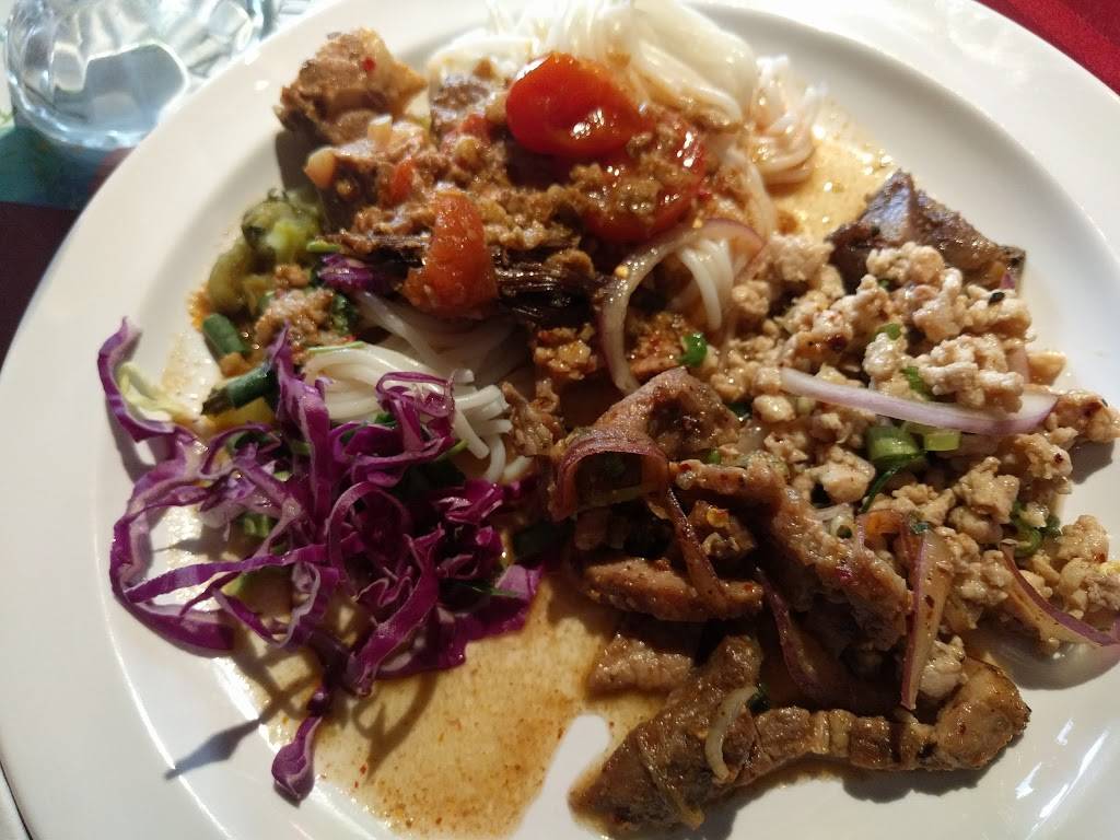 Original Khun Dang Thai Restaurant | restaurant | 8210 Sepulveda Blvd, Panorama City, CA 91402, USA | 8184429936 OR +1 818-442-9936