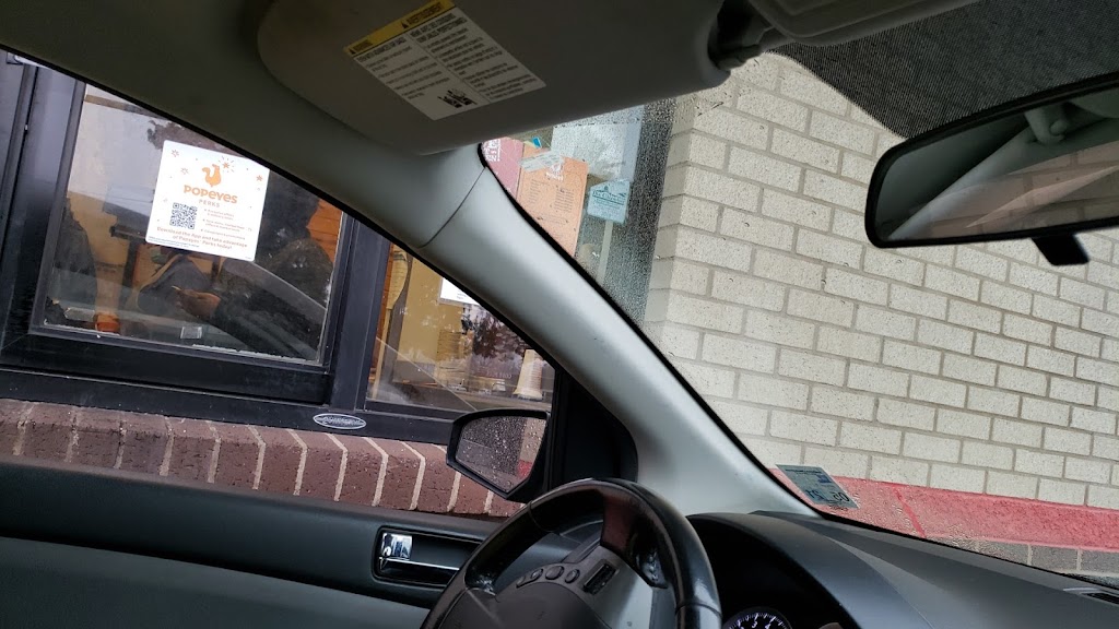 Popeyes Louisiana Kitchen | restaurant | 111 Hall St, Bastrop, LA 71220, USA | 3182830242 OR +1 318-283-0242