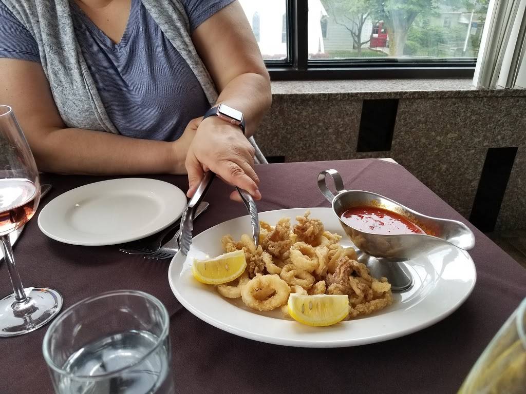 Scavellos On The Island | restaurant | 101 City Island Ave, Bronx, NY 10464, USA | 7188852570 OR +1 718-885-2570