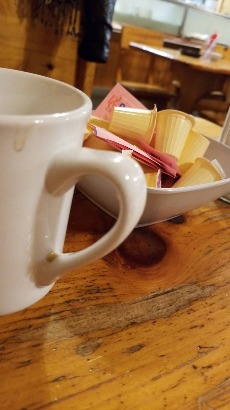 Debs Gas Bar & Restaurant | restaurant | 5475 Old Highway 2, Shannonville, ON K0K 3A0, Canada | 6139611816 OR +1 613-961-1816