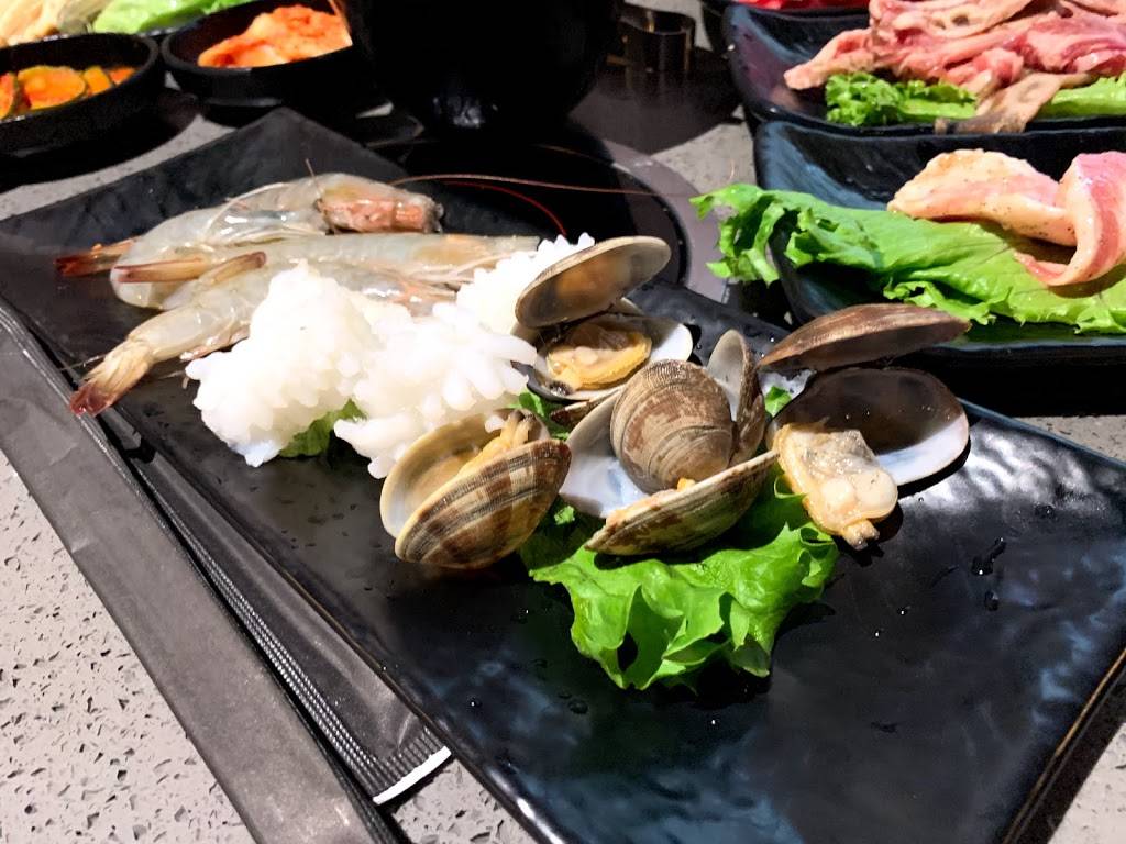 Kpot Korean BBQ & Hot Pot | restaurant | 789 Franklin Mills Cir, Philadelphia, PA 19154, USA | 2157099588 OR +1 215-709-9588