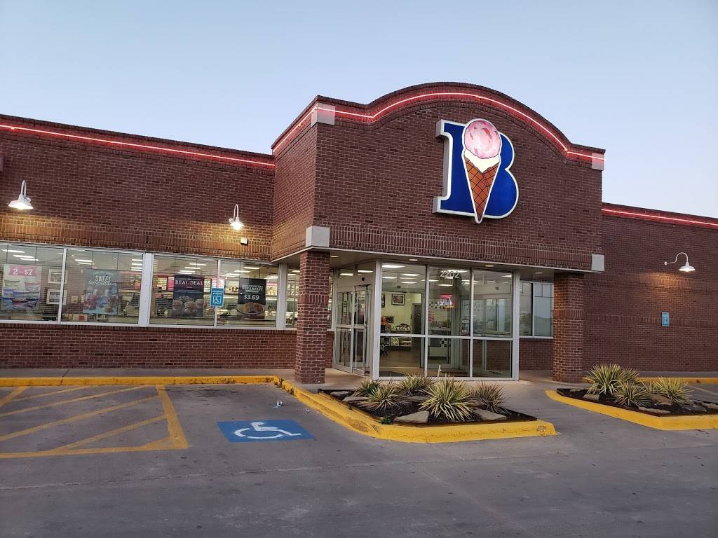 Braums Ice Cream & Burger Restaurant | restaurant | 2202 E Gore Blvd, Lawton, OK 73501, USA | 5803570485 OR +1 580-357-0485