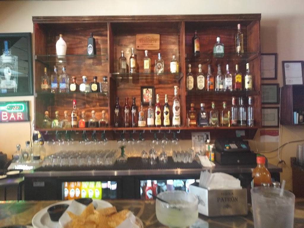 La Casa de Alberto | restaurant | 624 W National Ave, Milwaukee, WI 53204, USA | 4146435715 OR +1 414-643-5715