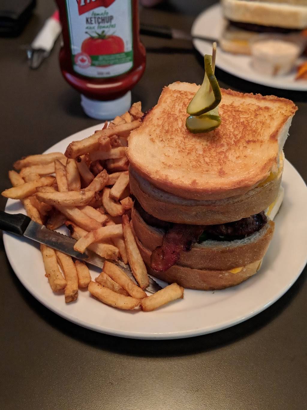 Danbys Roadhouse | restaurant | 6127 Perth St, Richmond, ON K0A 2Z0, Canada | 6138382828 OR +1 613-838-2828