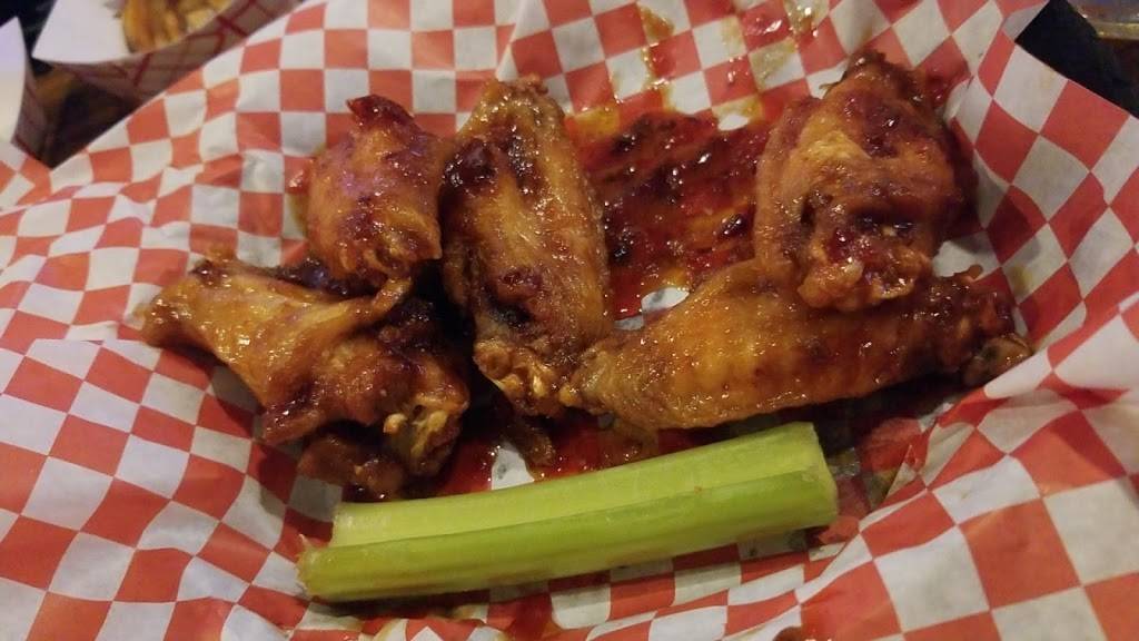 The Stadium | restaurant | 2349 Seven Springs Blvd, New Port Richey, FL 34655, USA | 7273728168 OR +1 727-372-8168