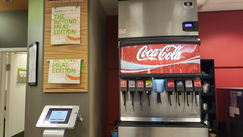 A&W Canada | restaurant | 3100 Ellesmere Rd, Scarborough, ON M1E 4C2, Canada | 4162087018 OR +1 416-208-7018