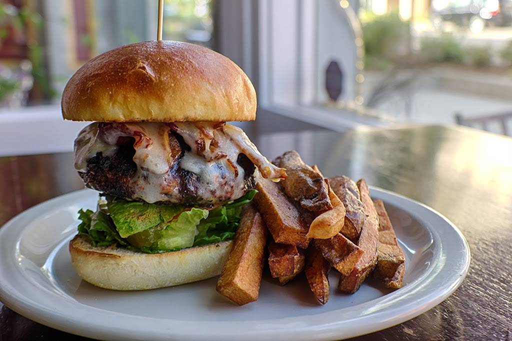 220 Cafe | restaurant | 216 S Center St, Statesville, NC 28677, USA | 7048737779 OR +1 704-873-7779