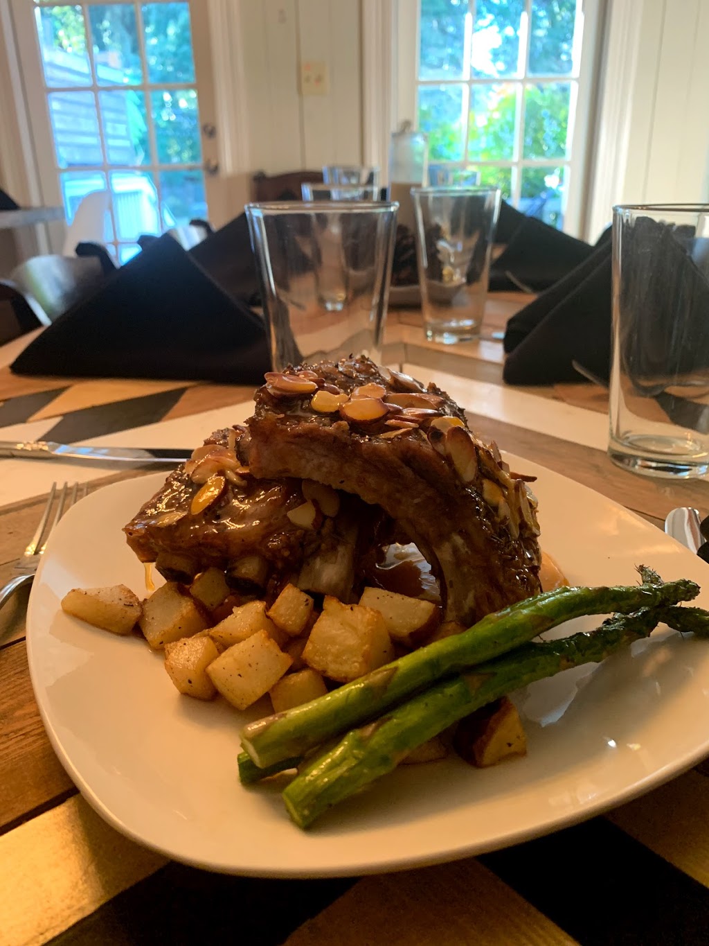 The August House | restaurant | 4513 Old Shell Rd, Mobile, AL 36608, USA | 2512870976 OR +1 251-287-0976