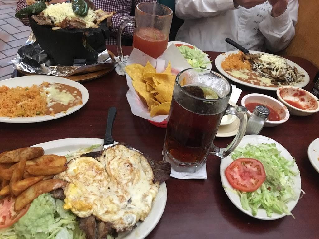 El Jaripeo 5LLC | restaurant | 2000 E Wabash St, Frankfort, IN 46041, USA | 7656549580 OR +1 765-654-9580