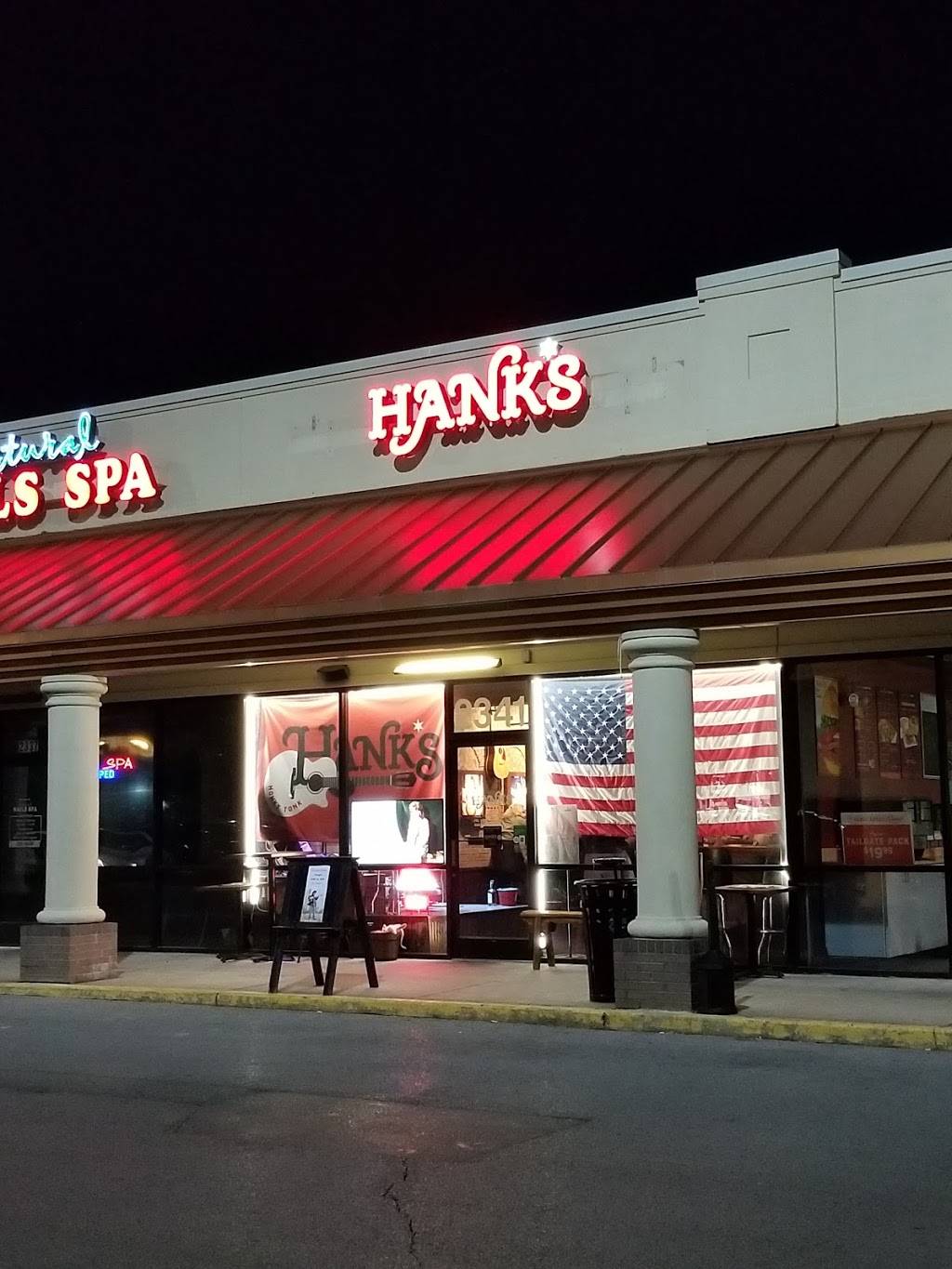 Hanks Honky Tonk | restaurant | 2341 Memorial Blvd, Murfreesboro, TN 37129, USA | 6154107747 OR +1 615-410-7747