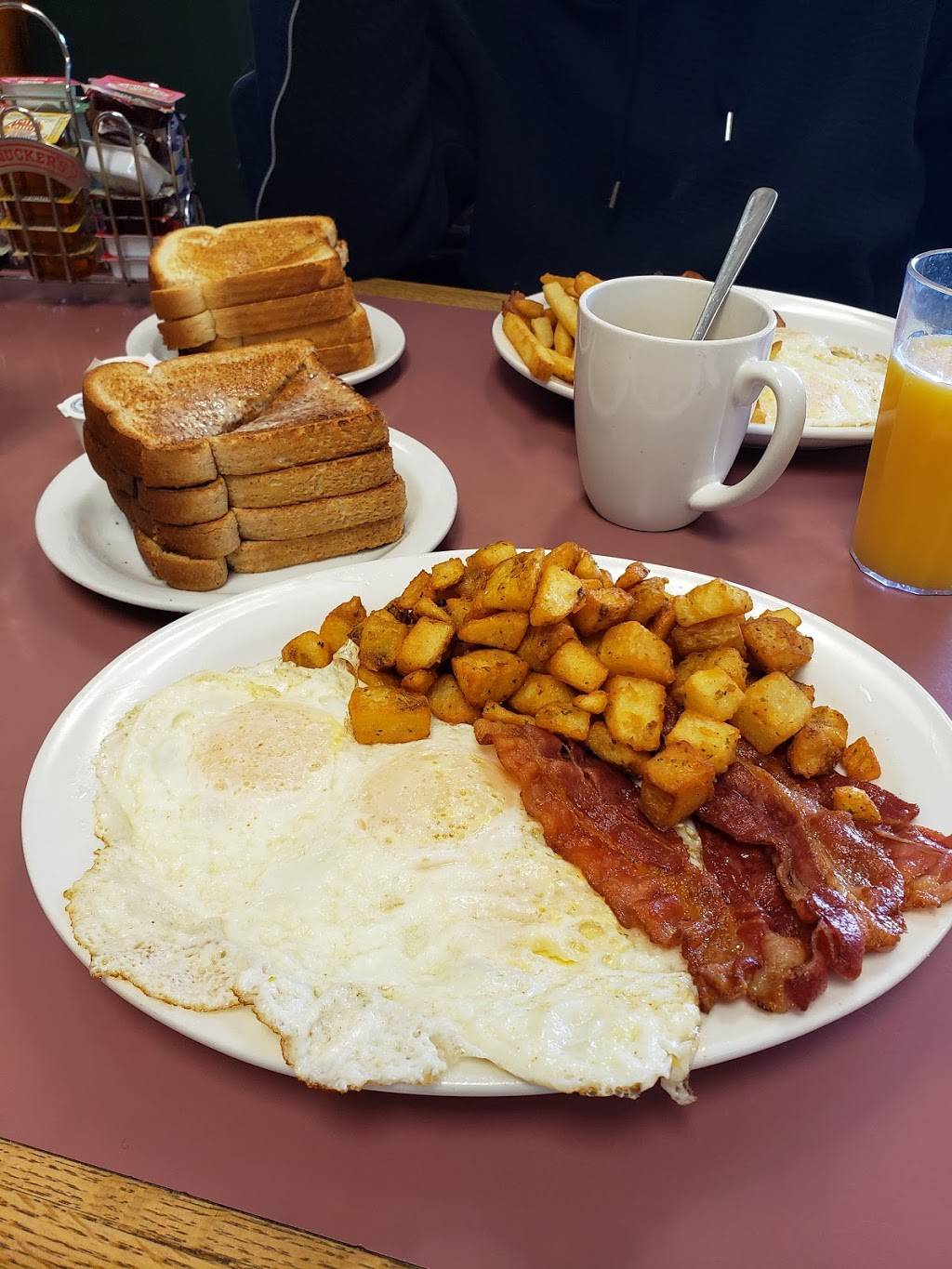 Tammys Country Kitchen | restaurant | 300 Dundas St W, Napanee, ON K7R 2B4, Canada | 6133541740 OR +1 613-354-1740