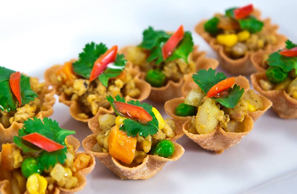 Issara Thai Cuisine | restaurant | 7251 Warner Ave F, Huntington Beach, CA 92647, USA | 7148477777 OR +1 714-847-7777