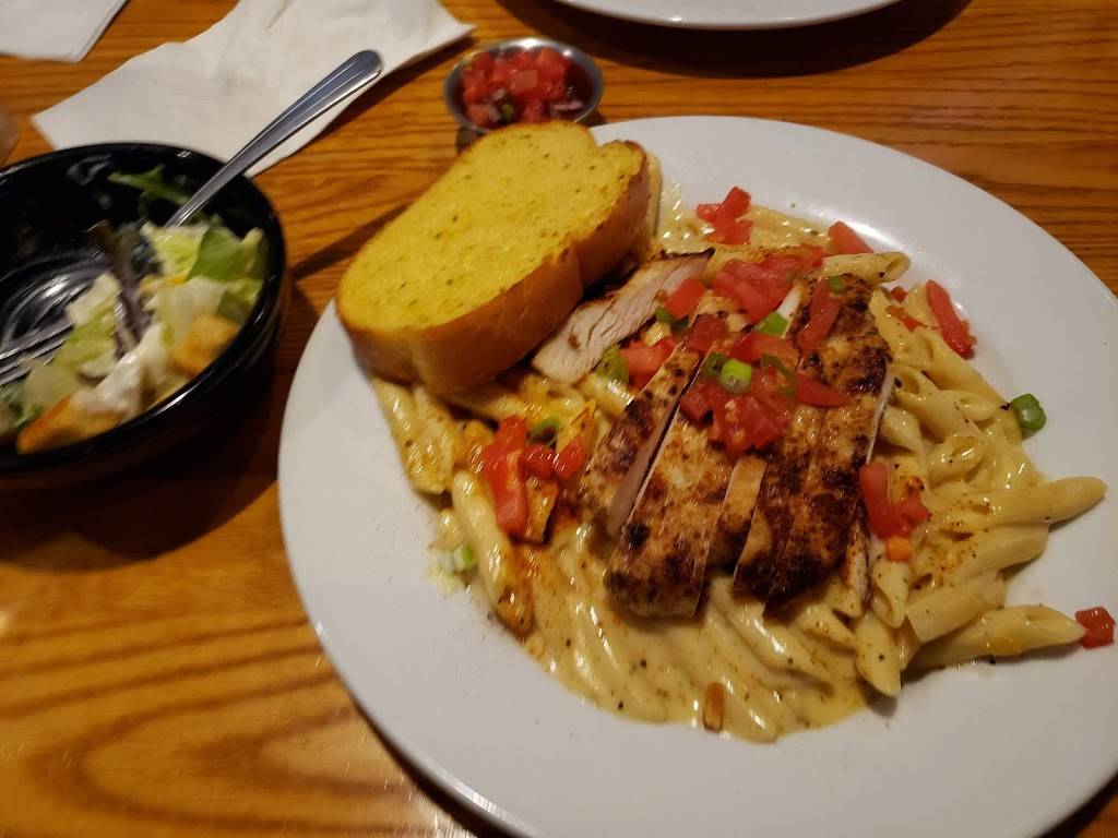 Chilis Grill & Bar | meal takeaway | 22629 FL-54, Land O Lakes, FL 34639, USA | 8139487590 OR +1 813-948-7590