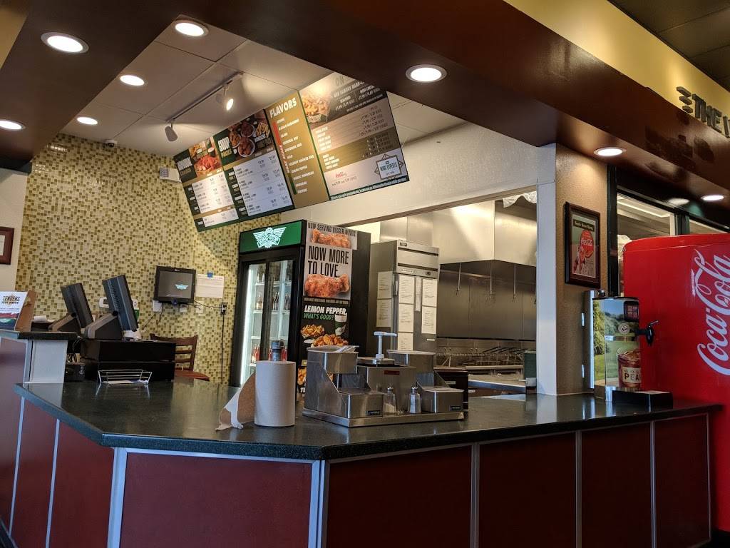 Wingstop | restaurant | 2435 Nashville Rd Ste 106, Bowling Green, KY 42101, USA | 2708439464 OR +1 270-843-9464