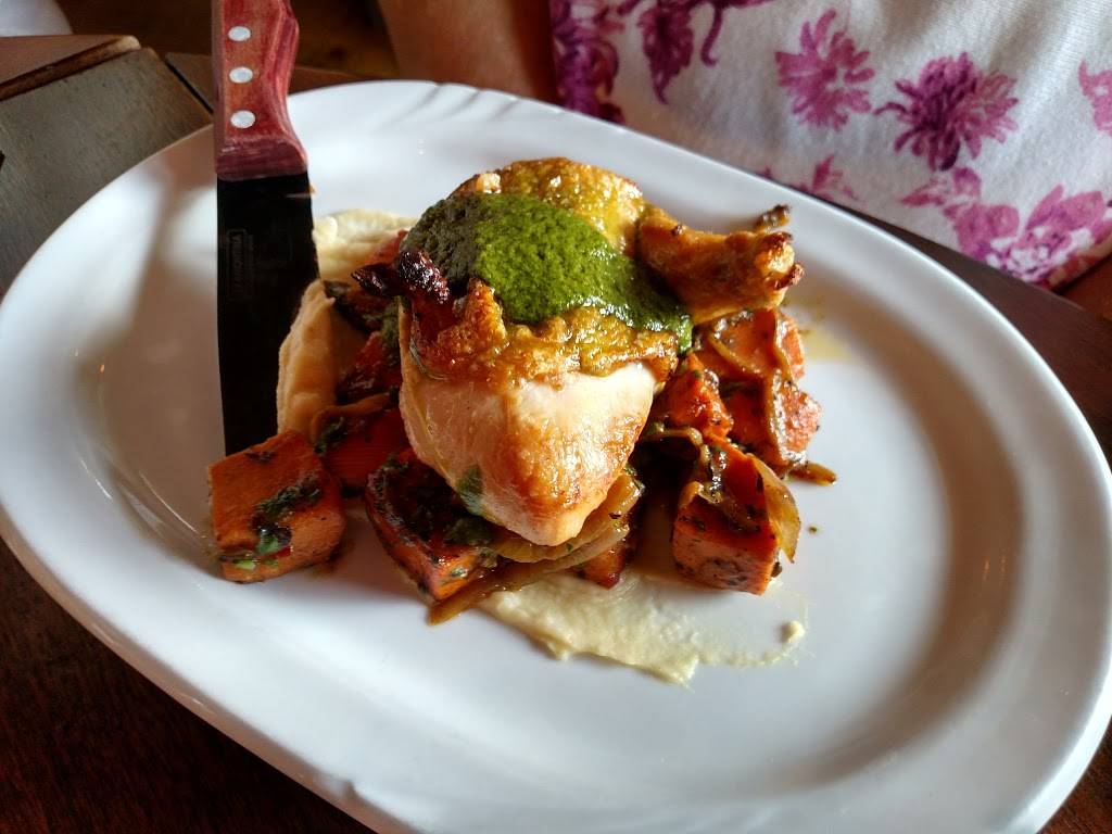 Flying Pig Pub & Kitchen Vista | restaurant | 230 S Santa Fe Ave, Vista, CA 92084, USA | 7606304311 OR +1 760-630-4311