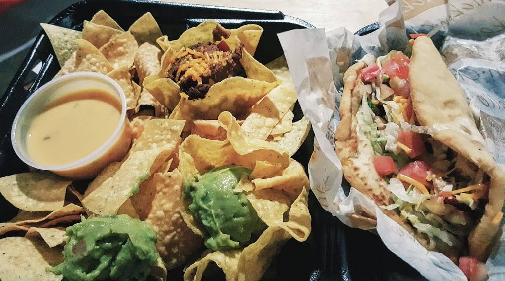 Taco Bueno | restaurant | 2612 Midway Rd, Carrollton, TX 75006, USA | 9724070674 OR +1 972-407-0674